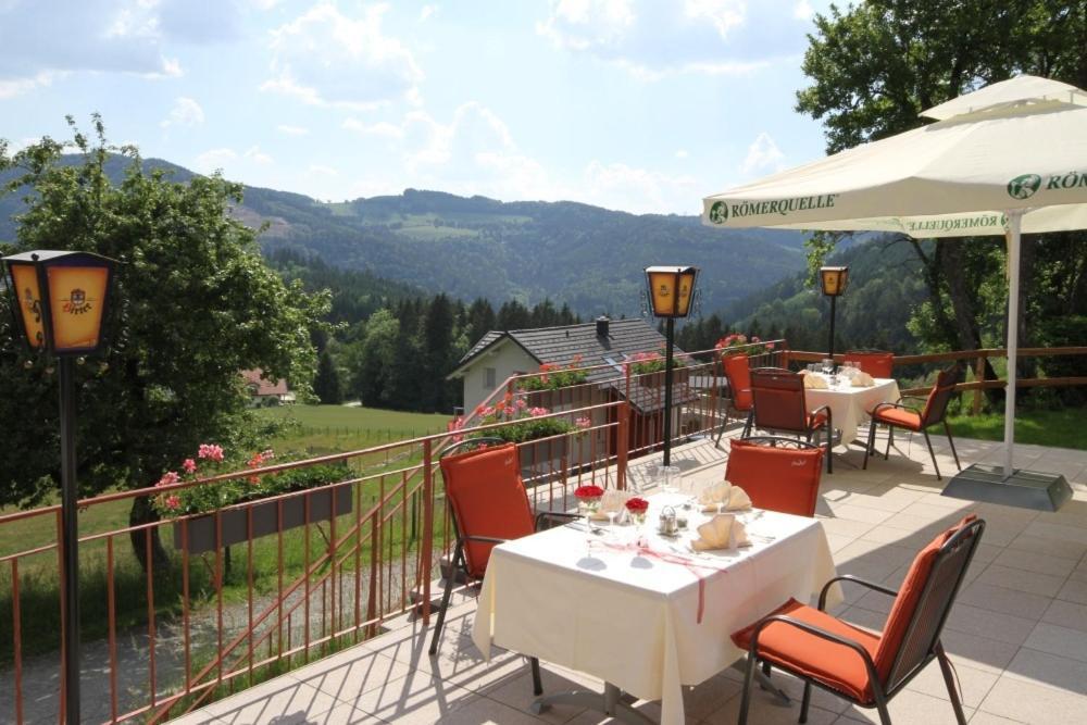 Panoramadorf Saualpe Hotel Eberstein Ngoại thất bức ảnh