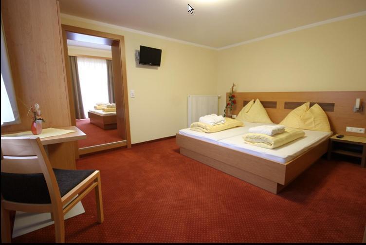 Panoramadorf Saualpe Hotel Eberstein Ngoại thất bức ảnh